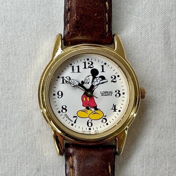 Vintage Lorus Mickey Mouse Disney Quartz Watch Gold Tone Brown Leather V501-0A70 - Picture 1 of 9